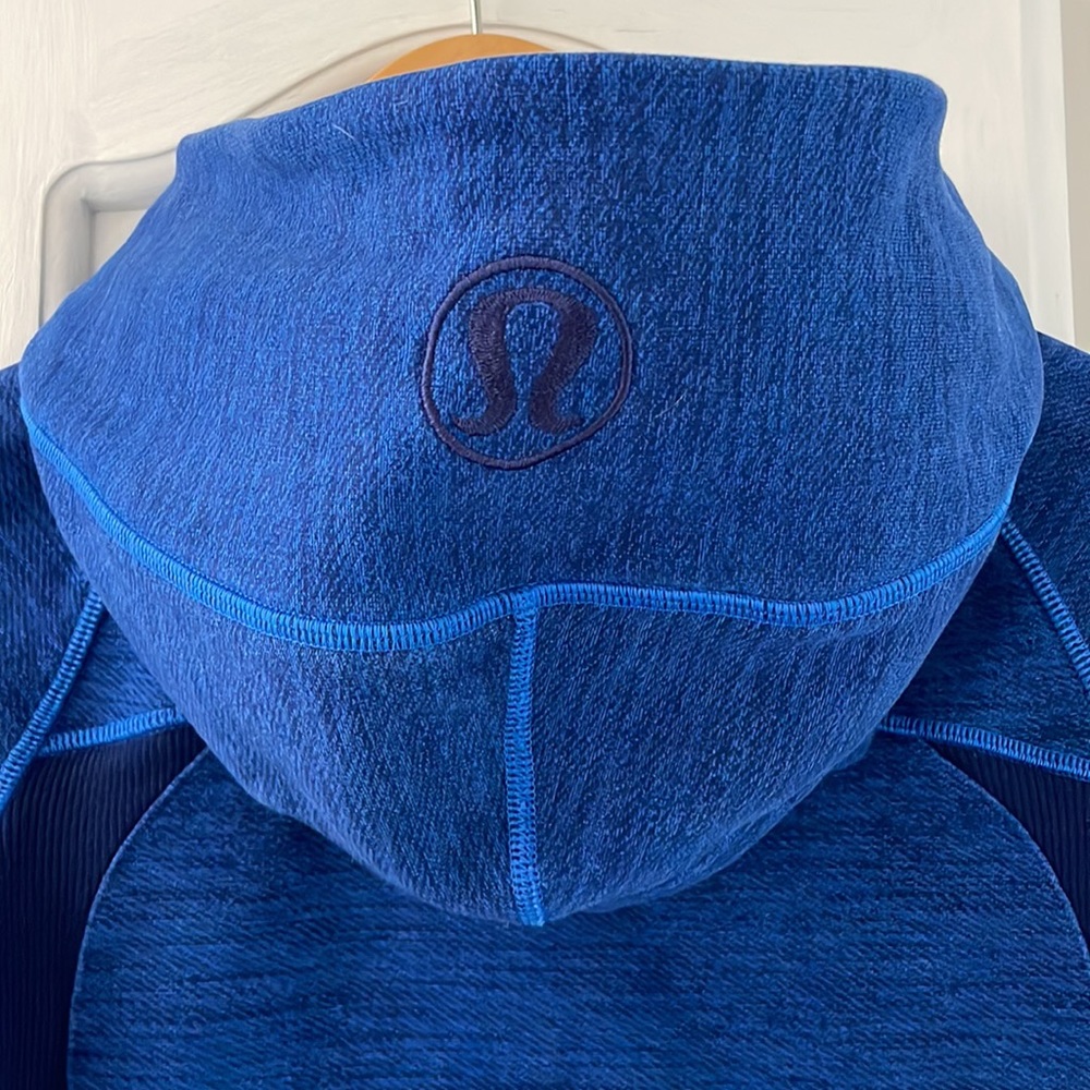 Lululemon, Scuba Hoodie - Picture 4 of 9